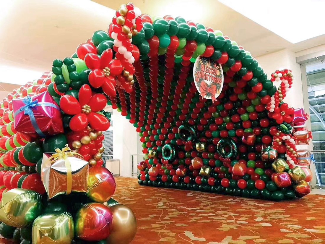 圣诞节红绿色气球拱门隧道制作图片